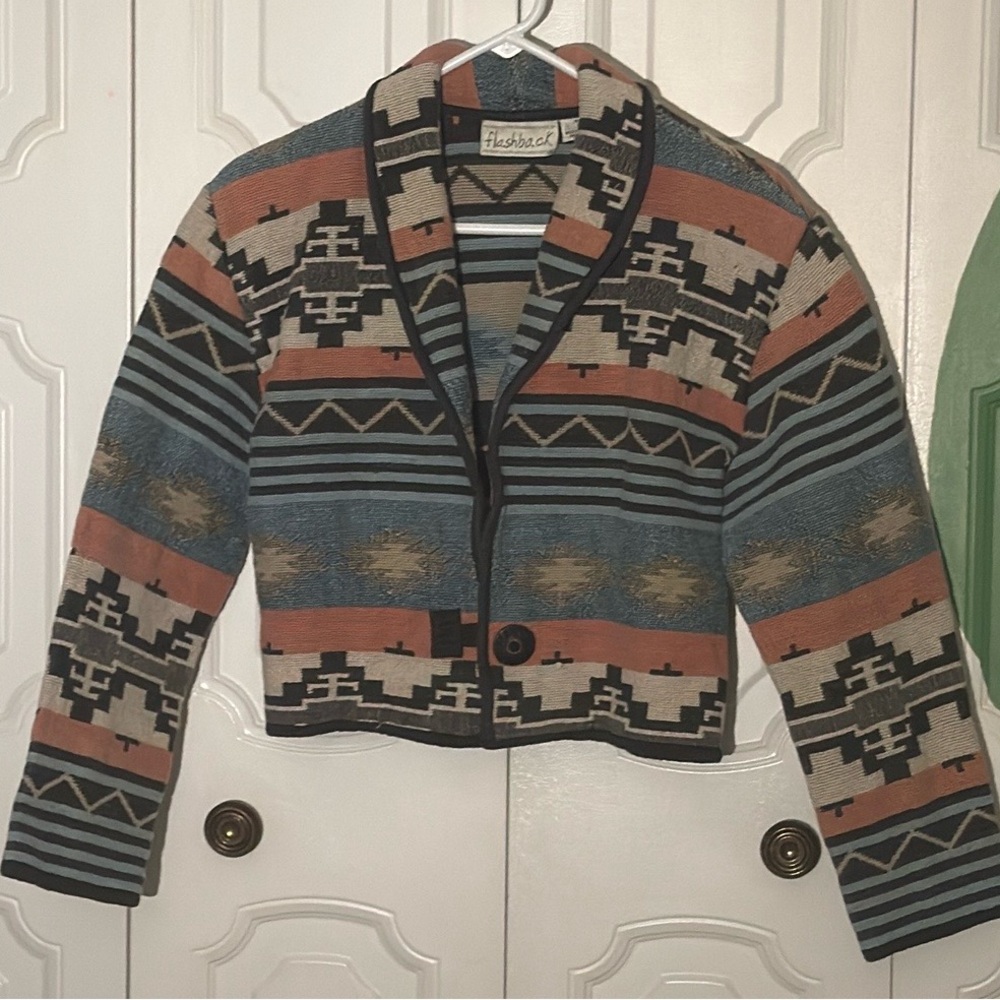 Cropped jacket Aztec patter size M by Flashback